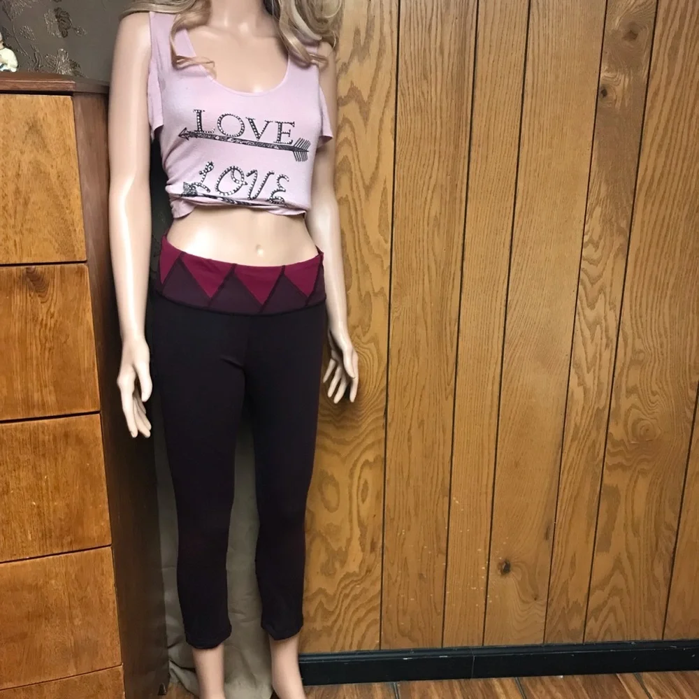 Lululemon Run Inspire Crop Burgundy Size 8 - Picture 3 of 13